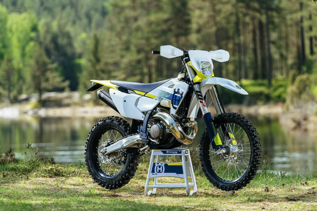 Husqvarna TE 250 | 2024: Lựa Chọn Số Một Cho Các Tay Đua Enduro - MÔTÔ ĐỊA HÌNH